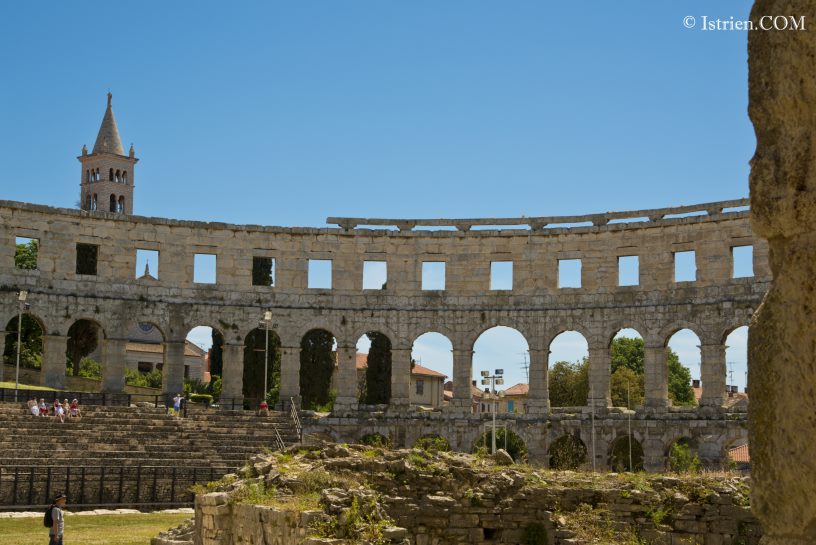 Blick in das Amphitheater in Pula - Istrien - Kroatien