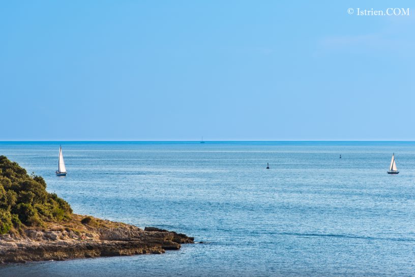 Insel mit Segelbooten bei Vrsar - Istrien - Kroatien