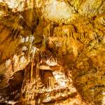 Erste Stalagtiten der Jama Grotta Baredine